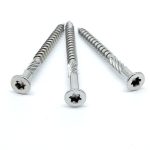 High-quality countersunk flat head Torx deck screws with knurled head for secure fastening.